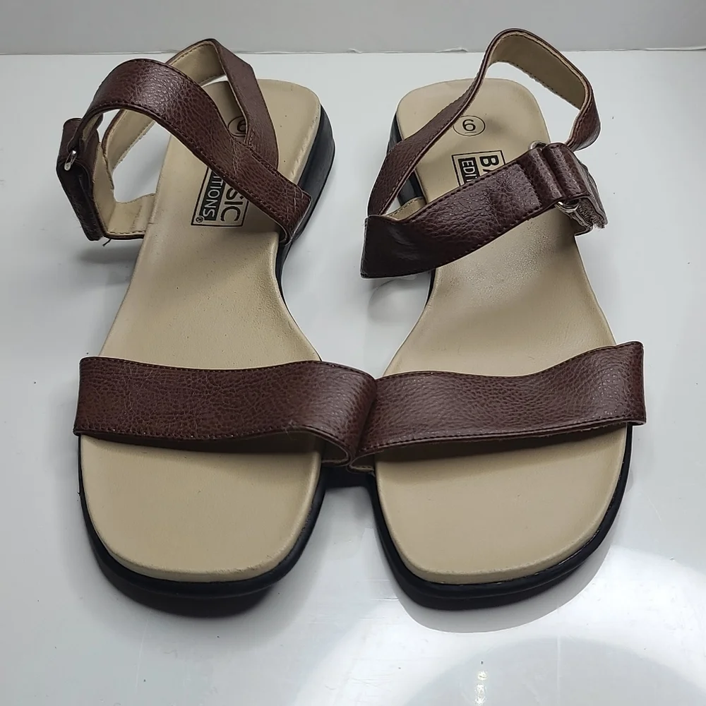 Basic Editions Sandals - Picture 2 of 6